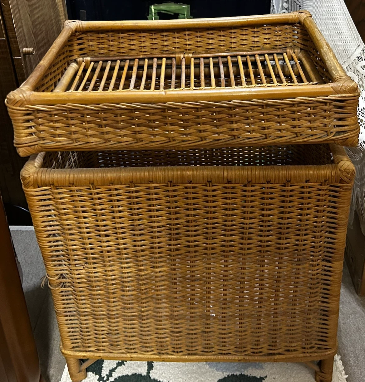(お話し中)昭和レトロ ラタン製 蓋付きランドリーバスケット