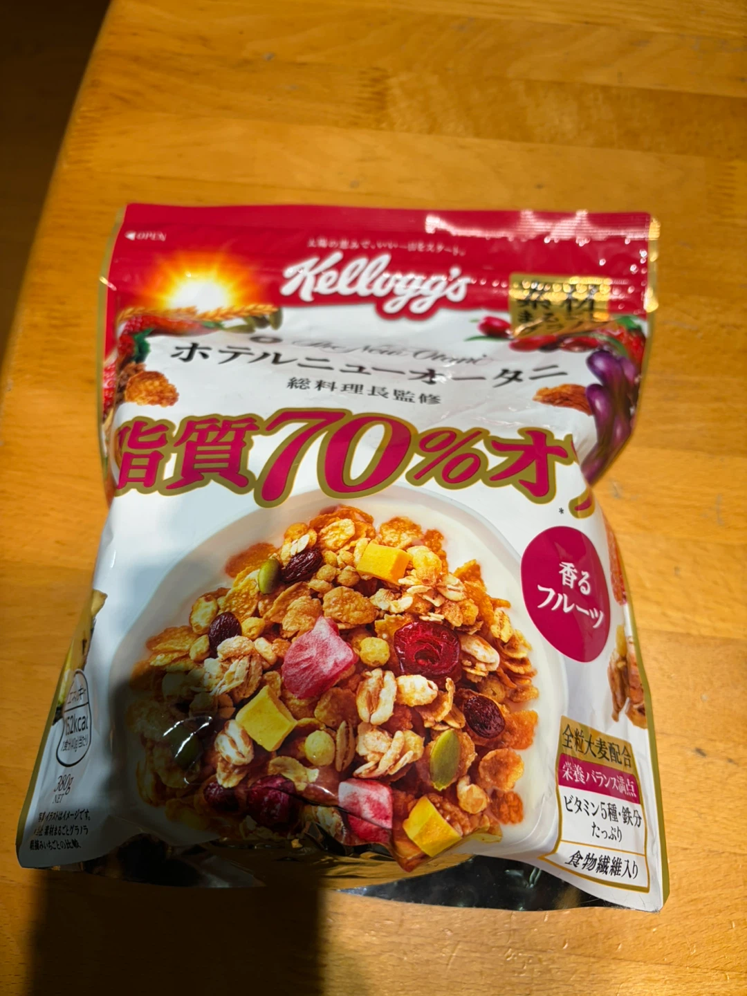 ケロッグ ホテルニューオータニ監修 グラノーラ 香るフルーツ