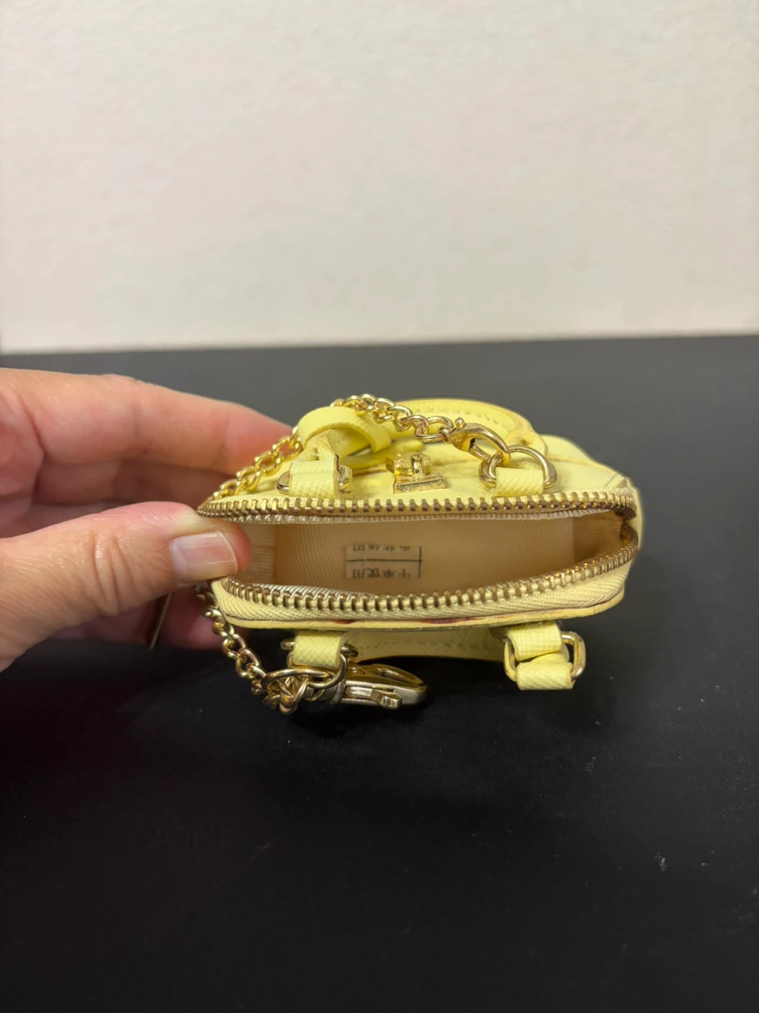 ジルシュチュアート バッグ型 キーホルダー イエローの写真3枚目