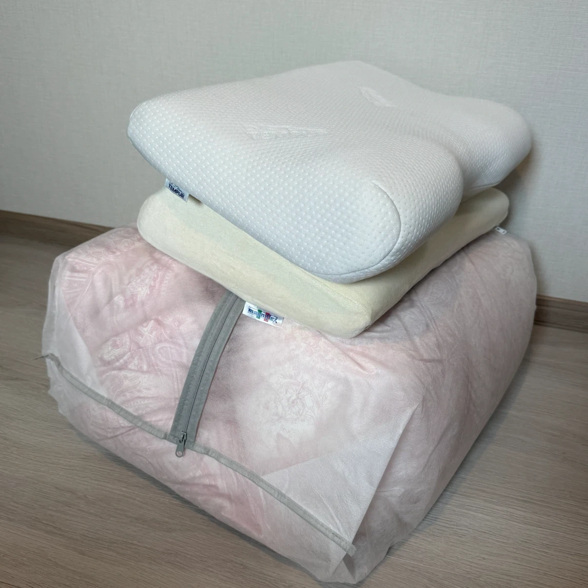 西川羽毛布団 テンピュール マニフレックス 枕