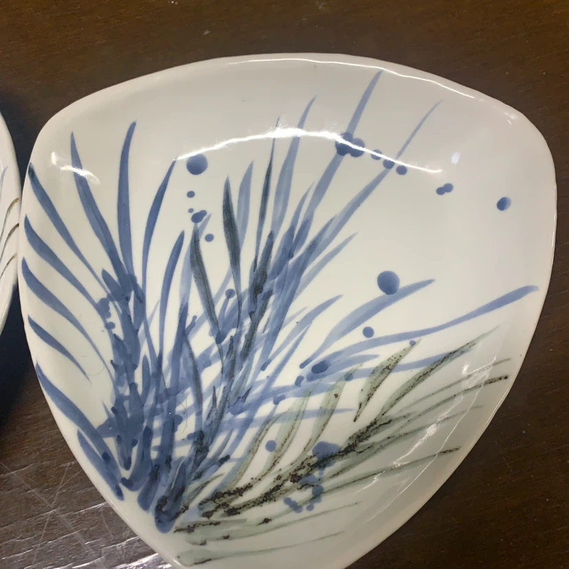 和食器 草花文様 皿 2枚セットの写真2枚目
