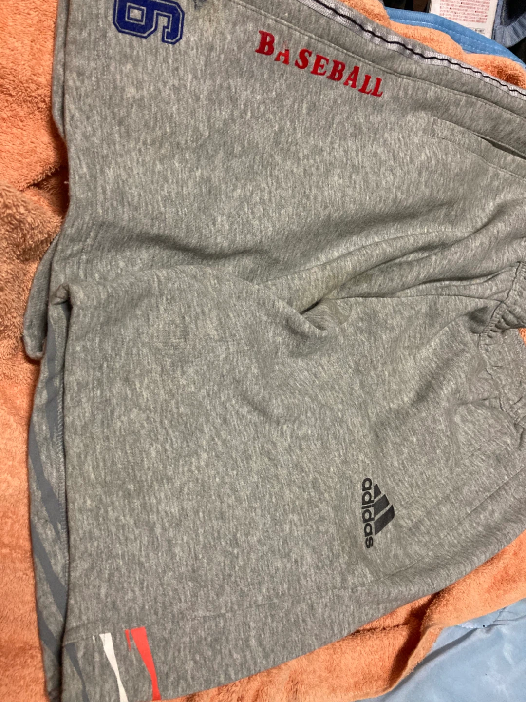 アディダス フリースハーフパンツ グレーの写真2枚目