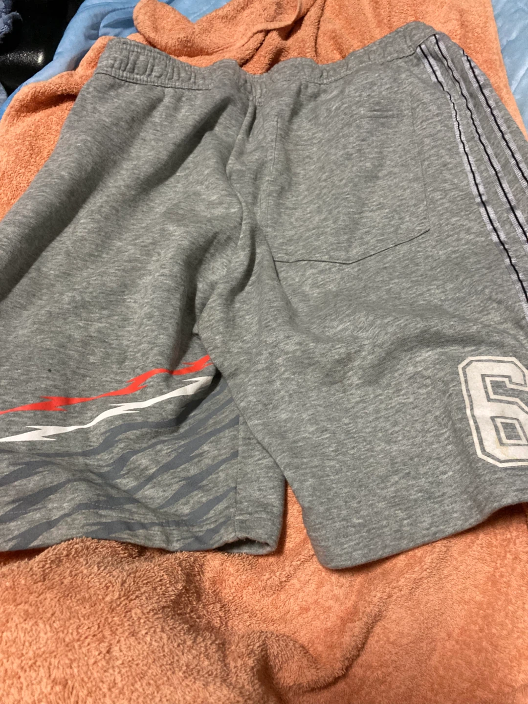 アディダス フリースハーフパンツ グレー