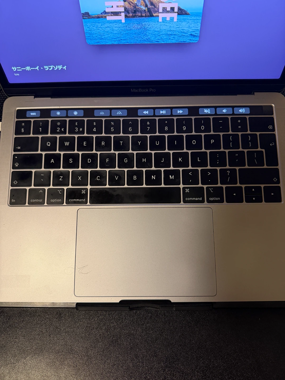 アップル マックブックプロの写真3枚目