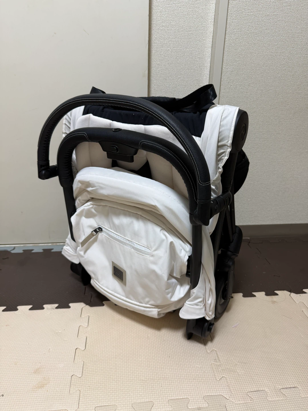 サイベックス　コヤ　背面A型 ベビーカー　レインカバー付きの写真2枚目