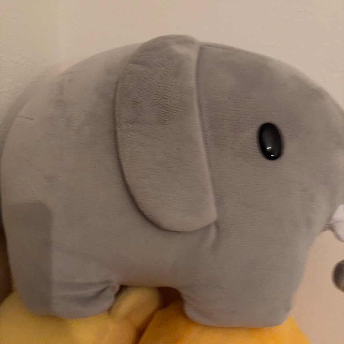 ゾウのぬいぐるみ グレー