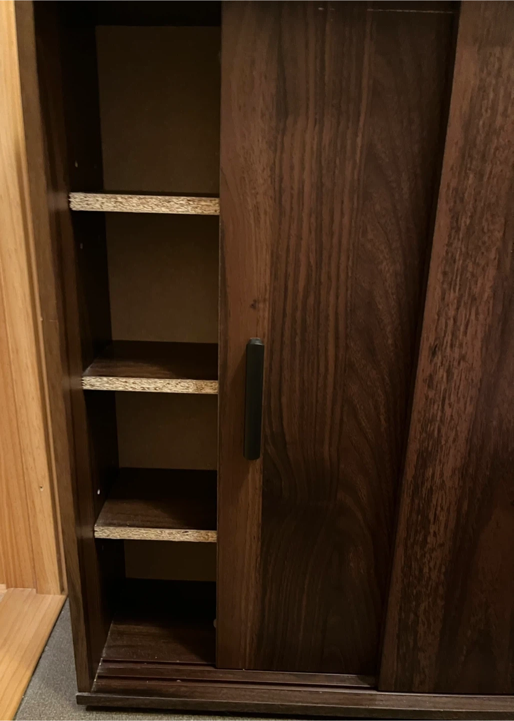【9/12(土)or21(月)−23(水)に取りにいらしていただける方のみ🚪】木製スライド扉付き収納棚(トイレ収納)/ブラウンの写真3枚目