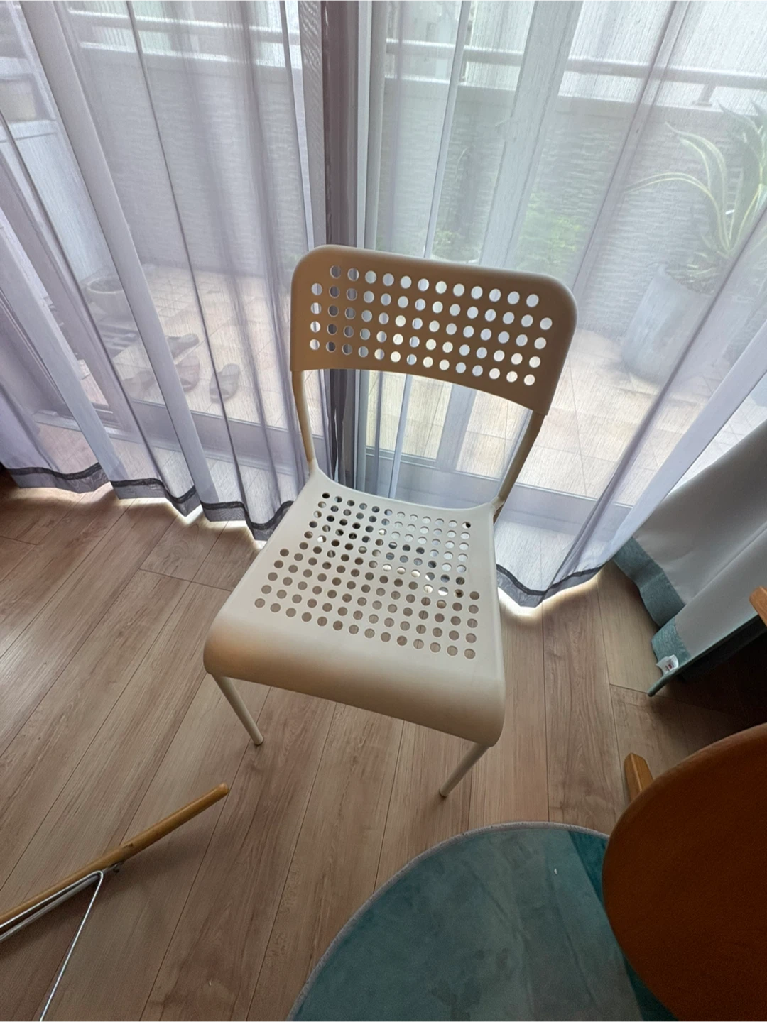 IKEA ダイニング、ガーデニングチェア 椅子 ホワイトの写真2枚目