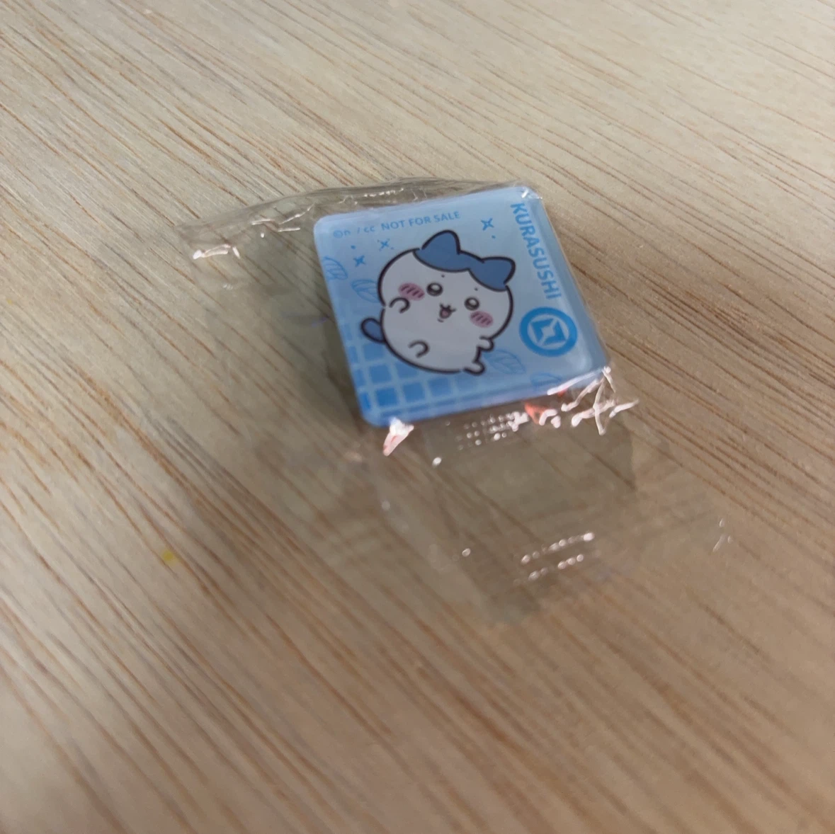 くら寿司 ちいかわ マグネット ハチワレ ビッくらポン