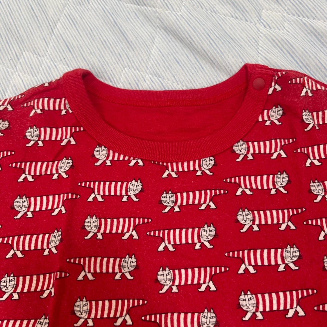 リサ・ラーソン 猫柄 Tシャツ レッドの写真2枚目