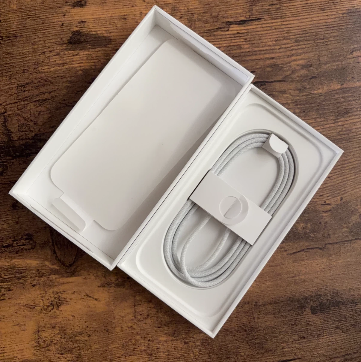 アップル iPhone 17 ブラック 256GB 本体＋ケースの写真4枚目