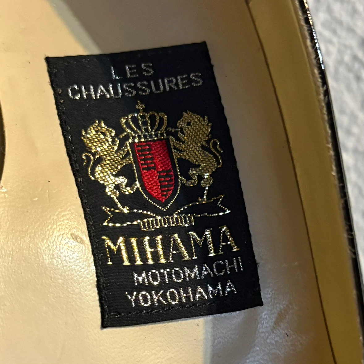 MIHAMA ミハマ エナメル パンプス ブラックの写真5枚目