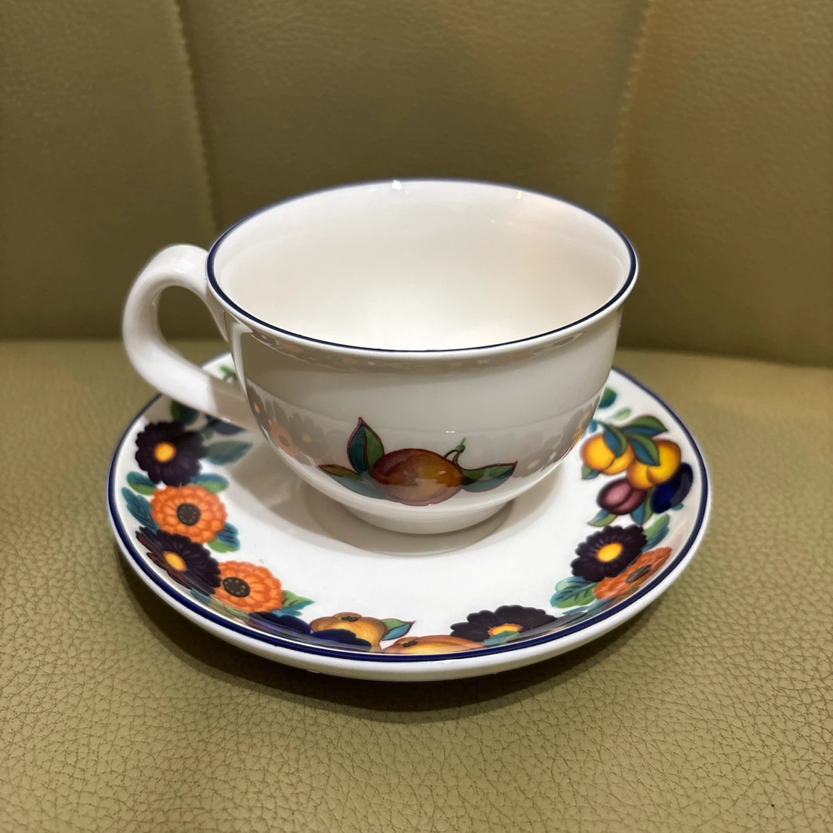 カップ＆ソーサー 花とフルーツ柄