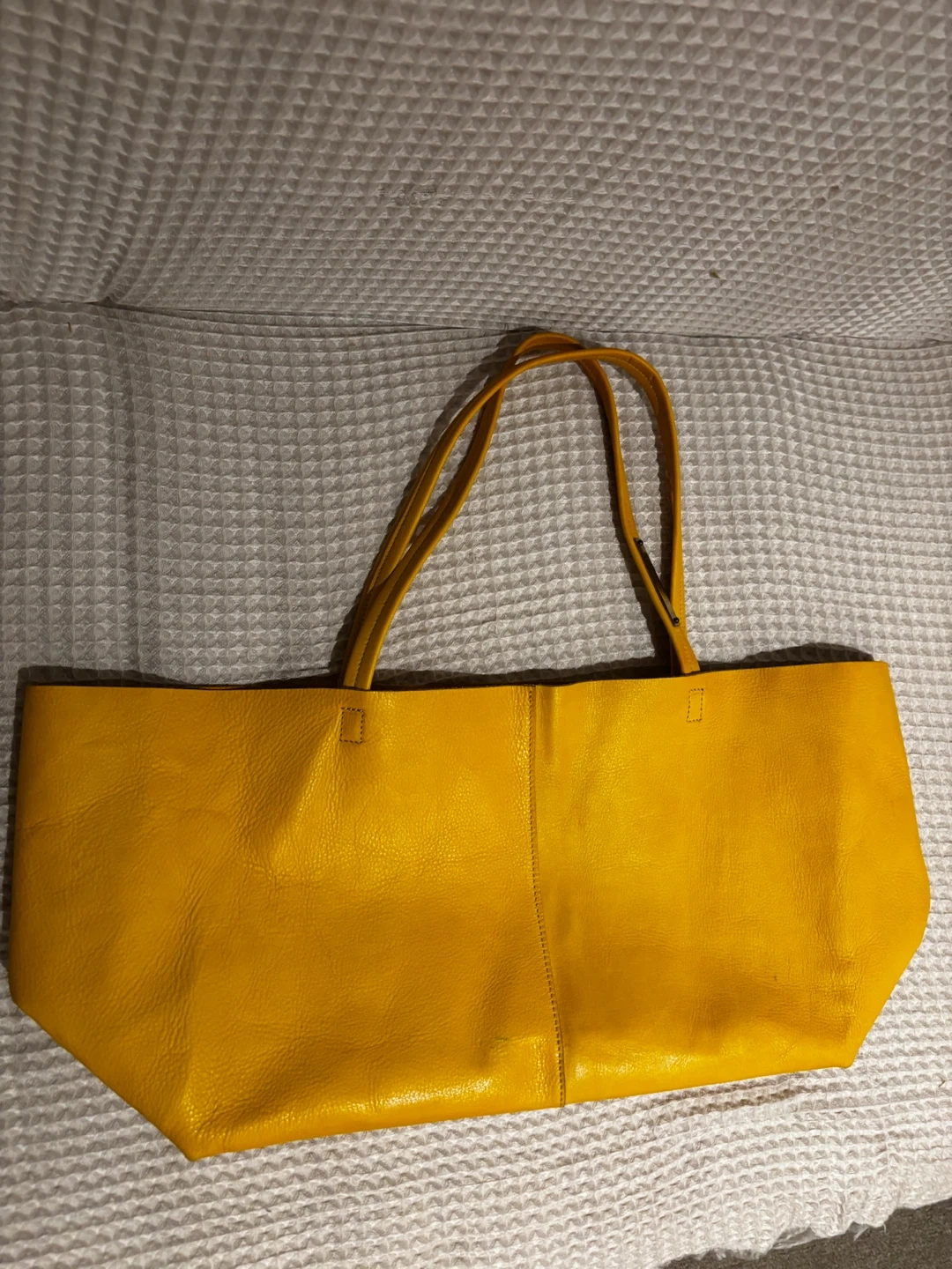 イエロー レザートートバッグ