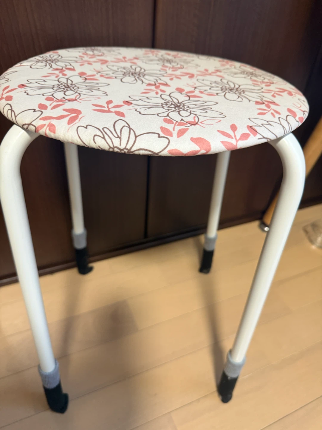 IKEAラウンドスツール ホワイト