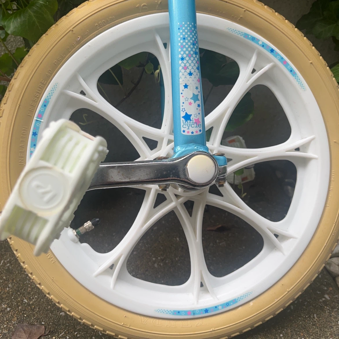 一輪車 16インチ ライトブルーの写真2枚目