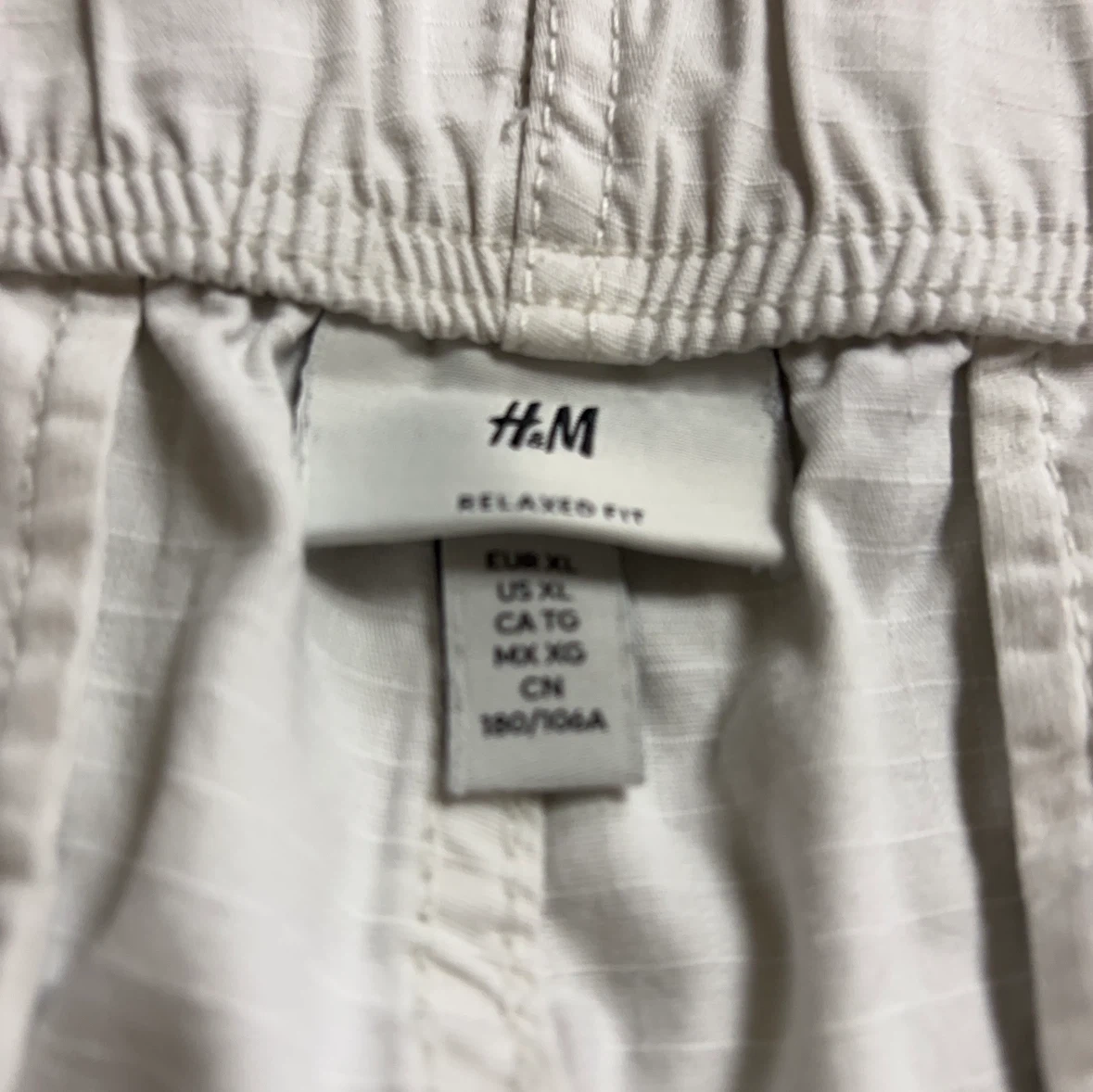 H&Mカーゴショートパンツ 白 XLサイズの写真6枚目
