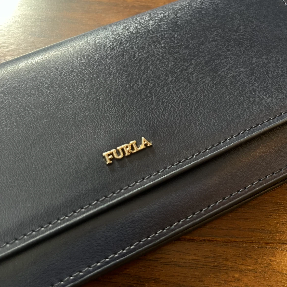 【FURLA フルラ 長財布 】ネイビー フラップ式 ボタン不良