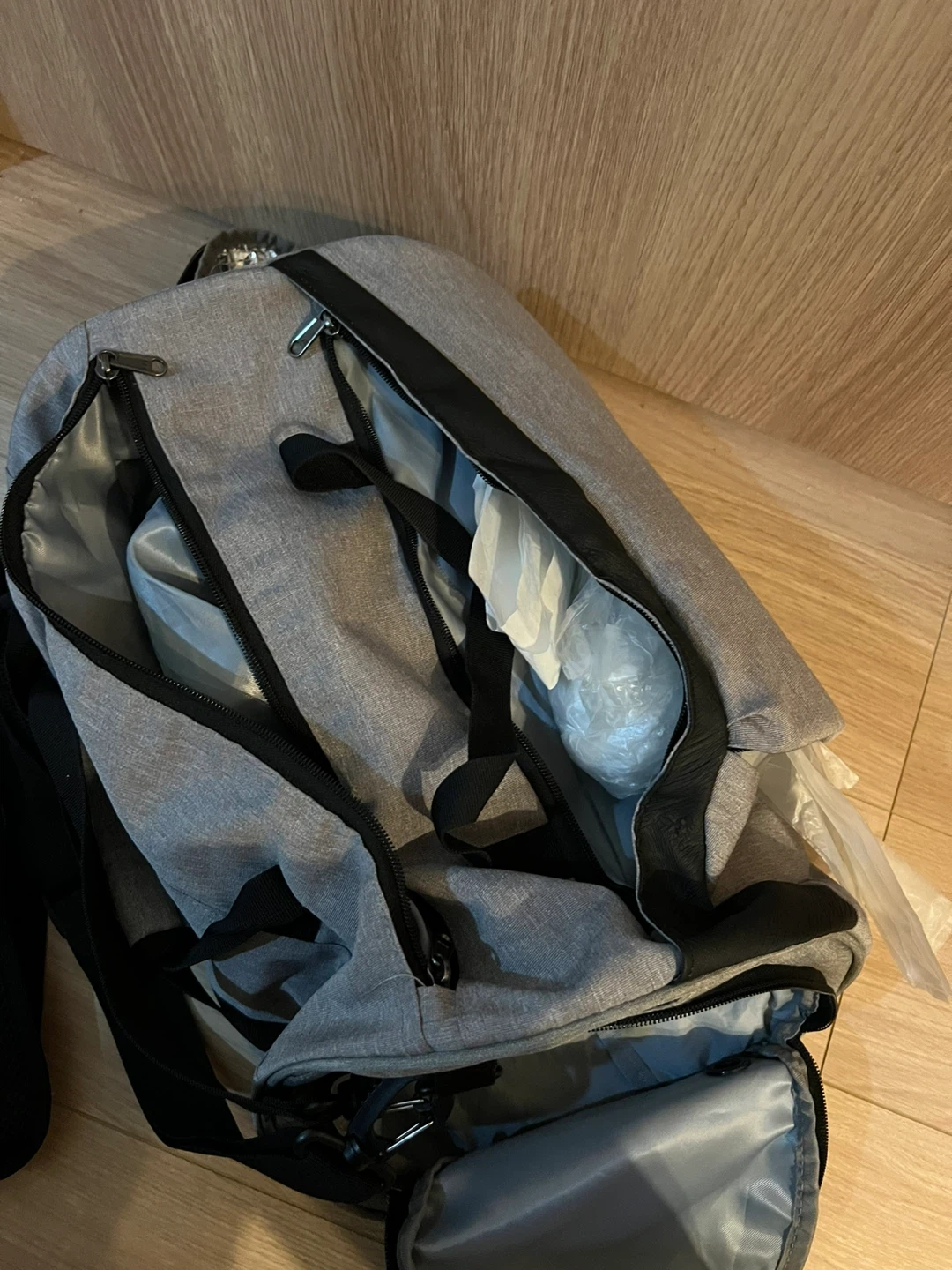 【2,000円】スポーツバッグ25L+MIZUNO室内テニスシューズ 約25.5cm
