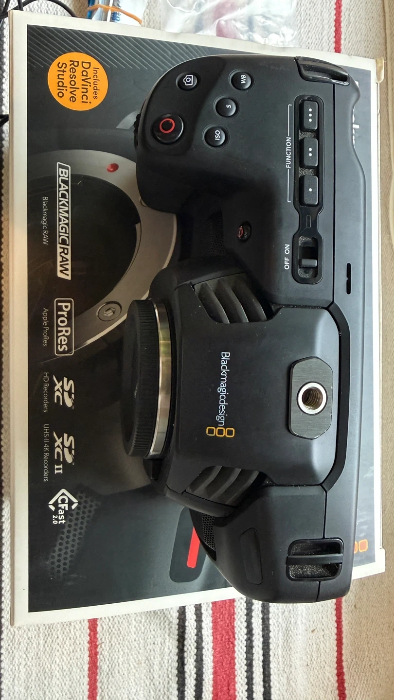 BMPCC 4K San Disk 32gbカード付きの写真3枚目