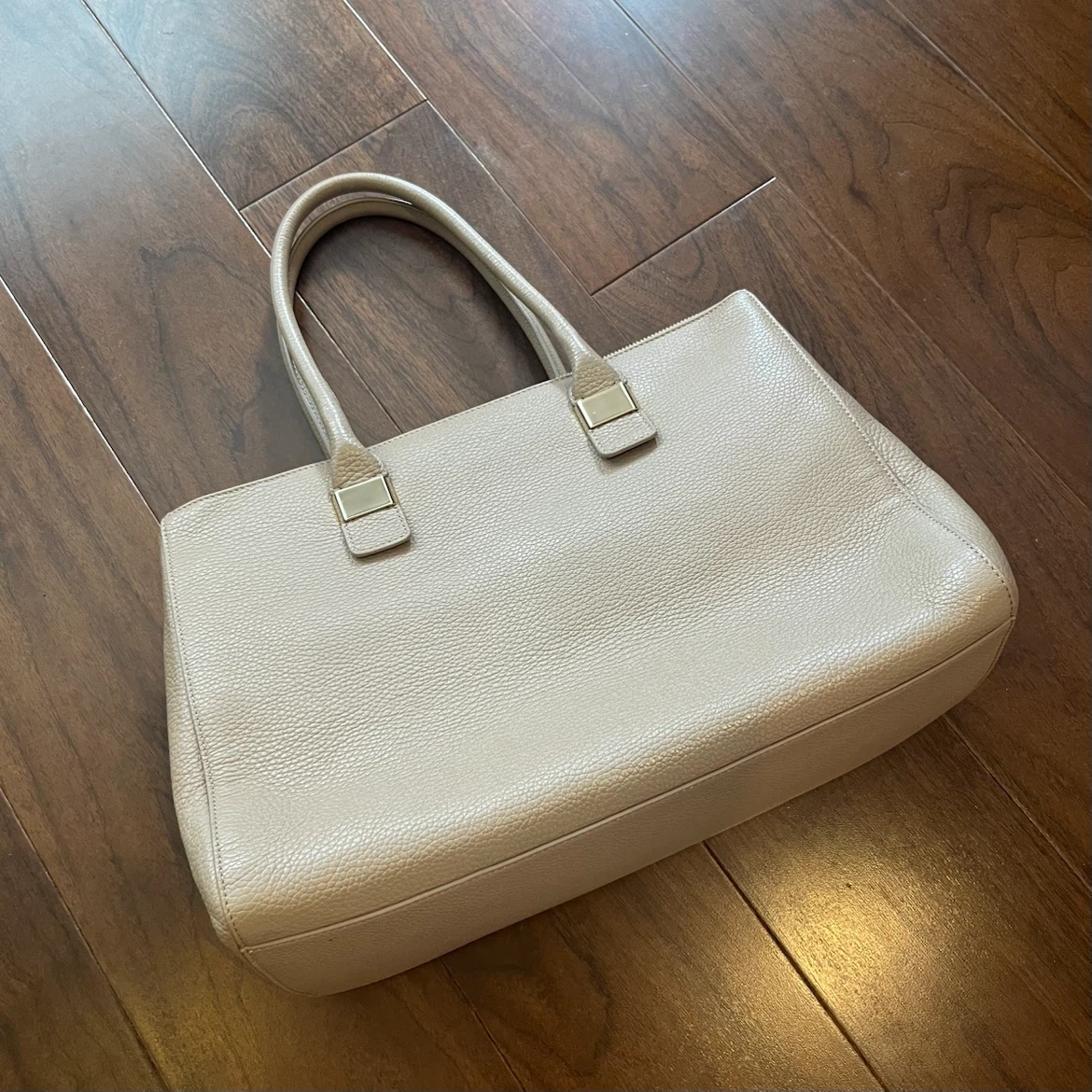 【美品】✨FURLA フルラ ハンドバッグ ベージュの写真3枚目