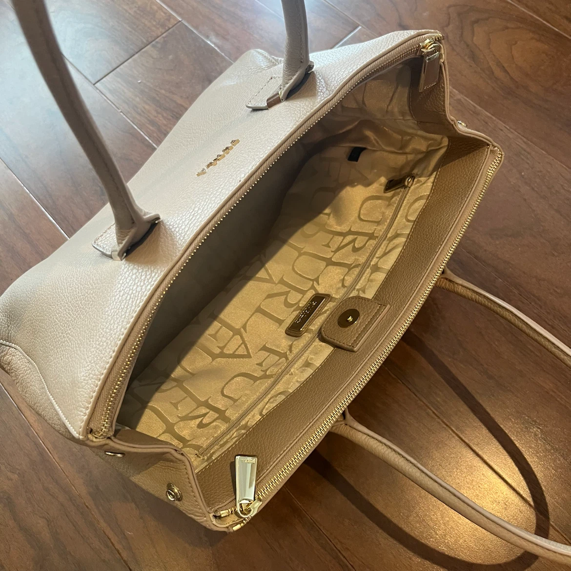 【美品】✨FURLA フルラ ハンドバッグ ベージュの写真5枚目