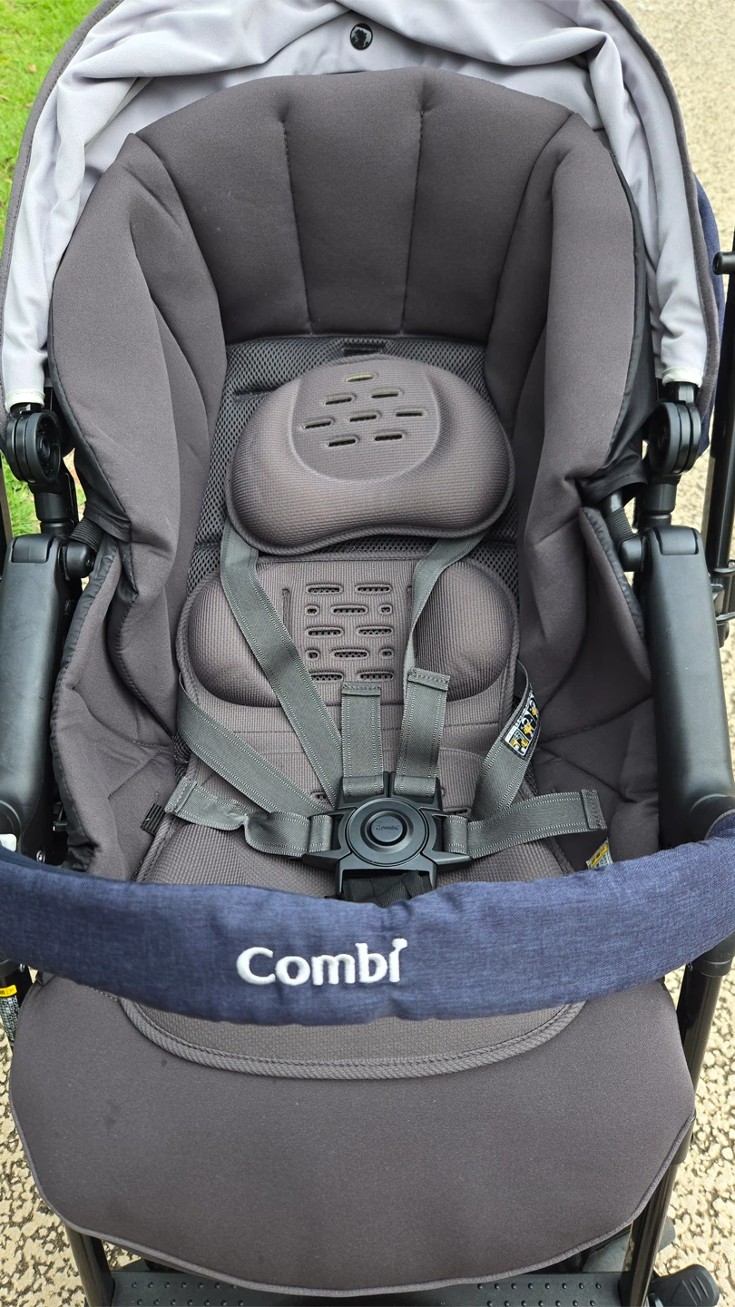 combi ベビーカー ネイビーの写真5枚目