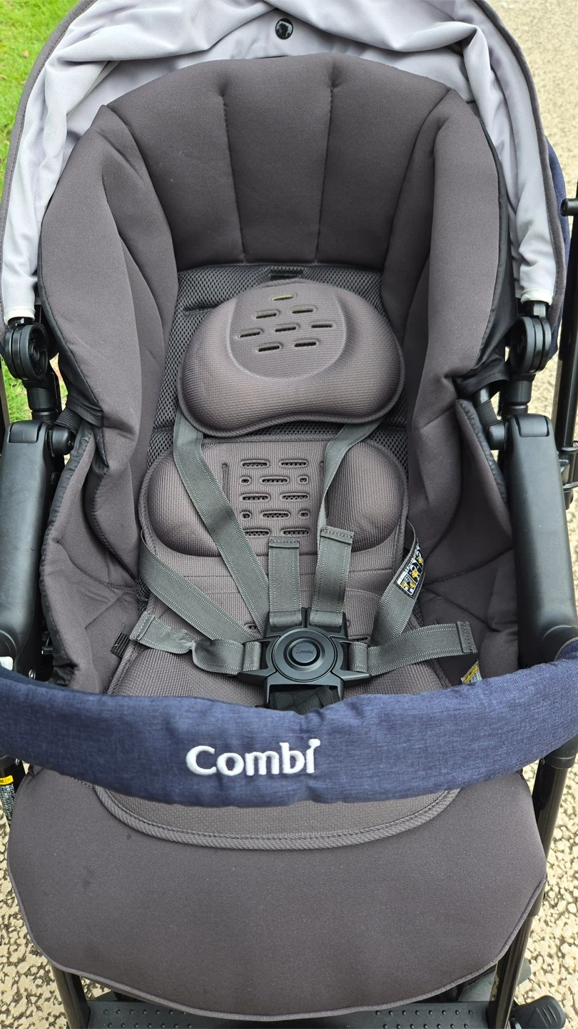 combi ベビーカー ネイビーの写真5枚目