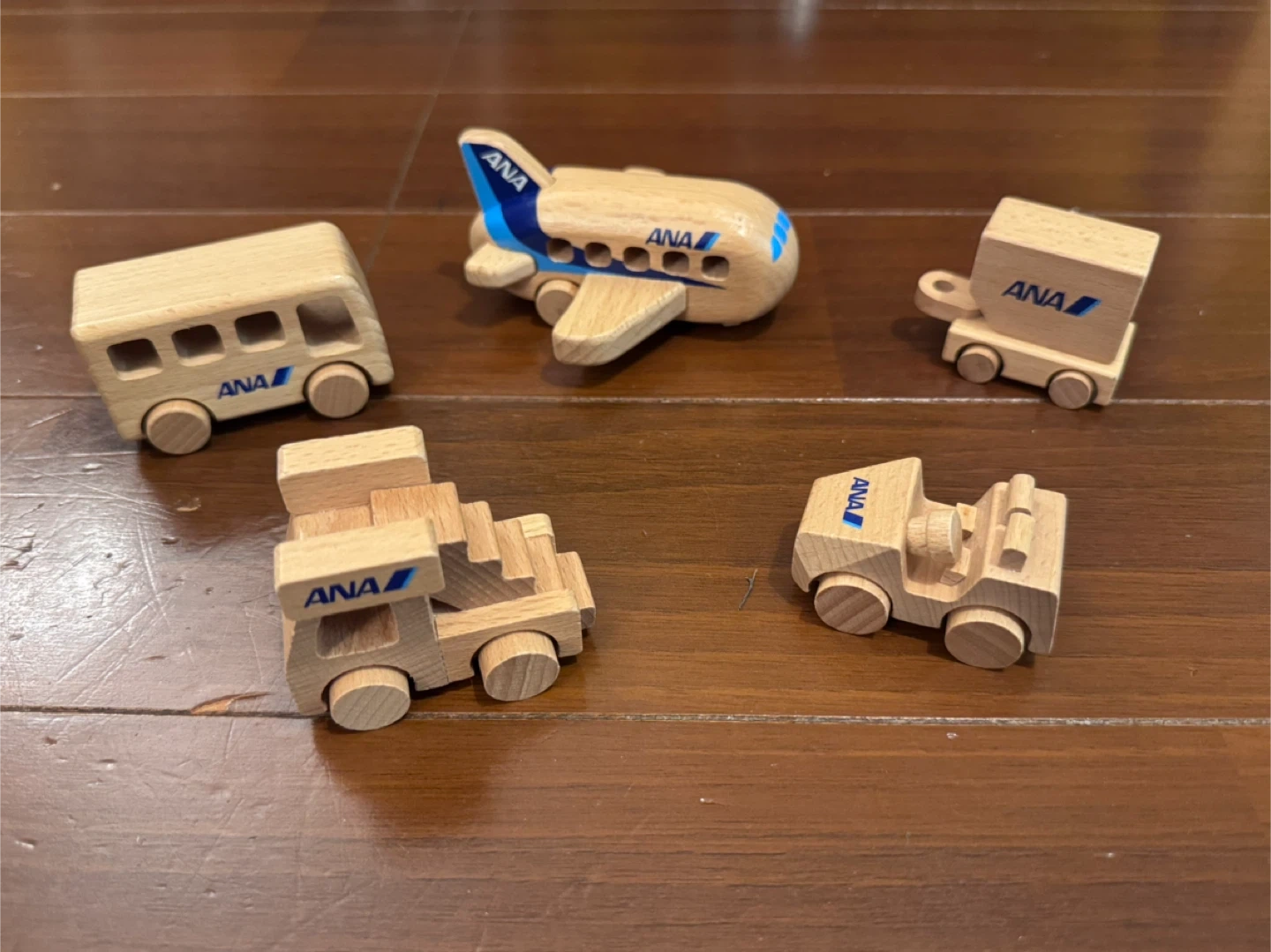 ANA 木製 飛行機 車 ミニカー 5種セット