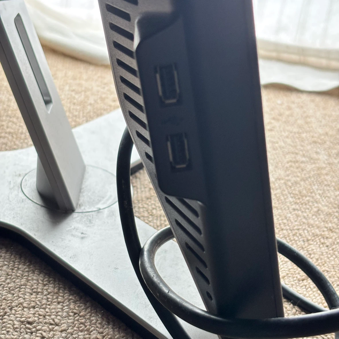 DELL製 19インチモニターディスプレー スピーカー内蔵の写真5枚目