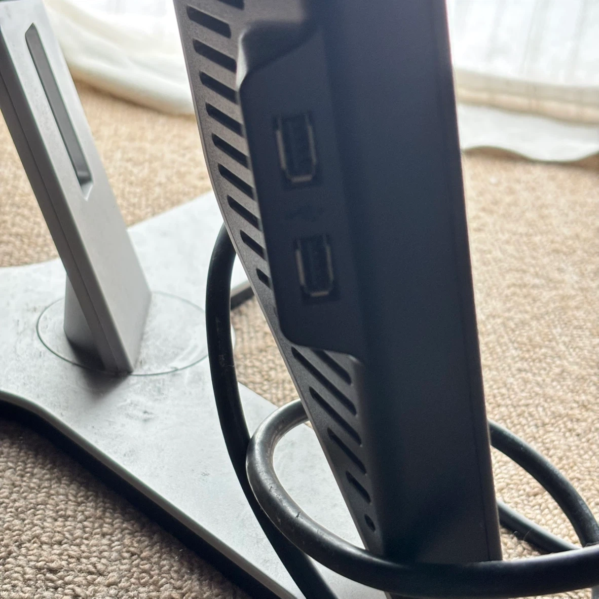 DELL製 19インチモニターディスプレー スピーカー内蔵の写真5枚目