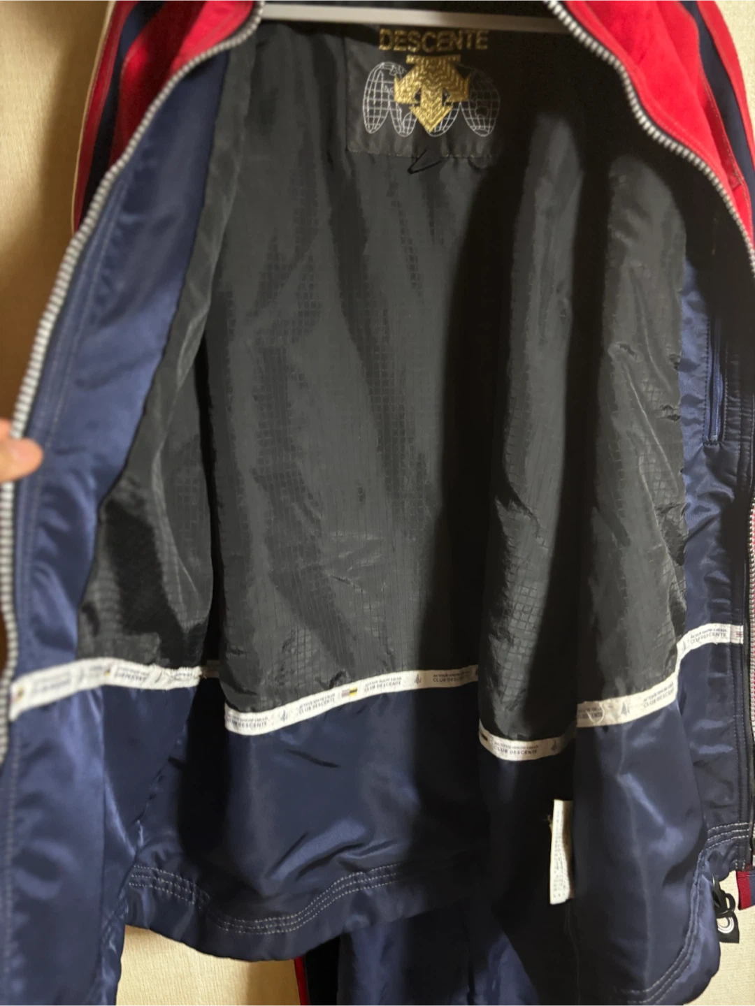 DESCENTE スキーウェア 上下セット 160サイズ位の写真6枚目