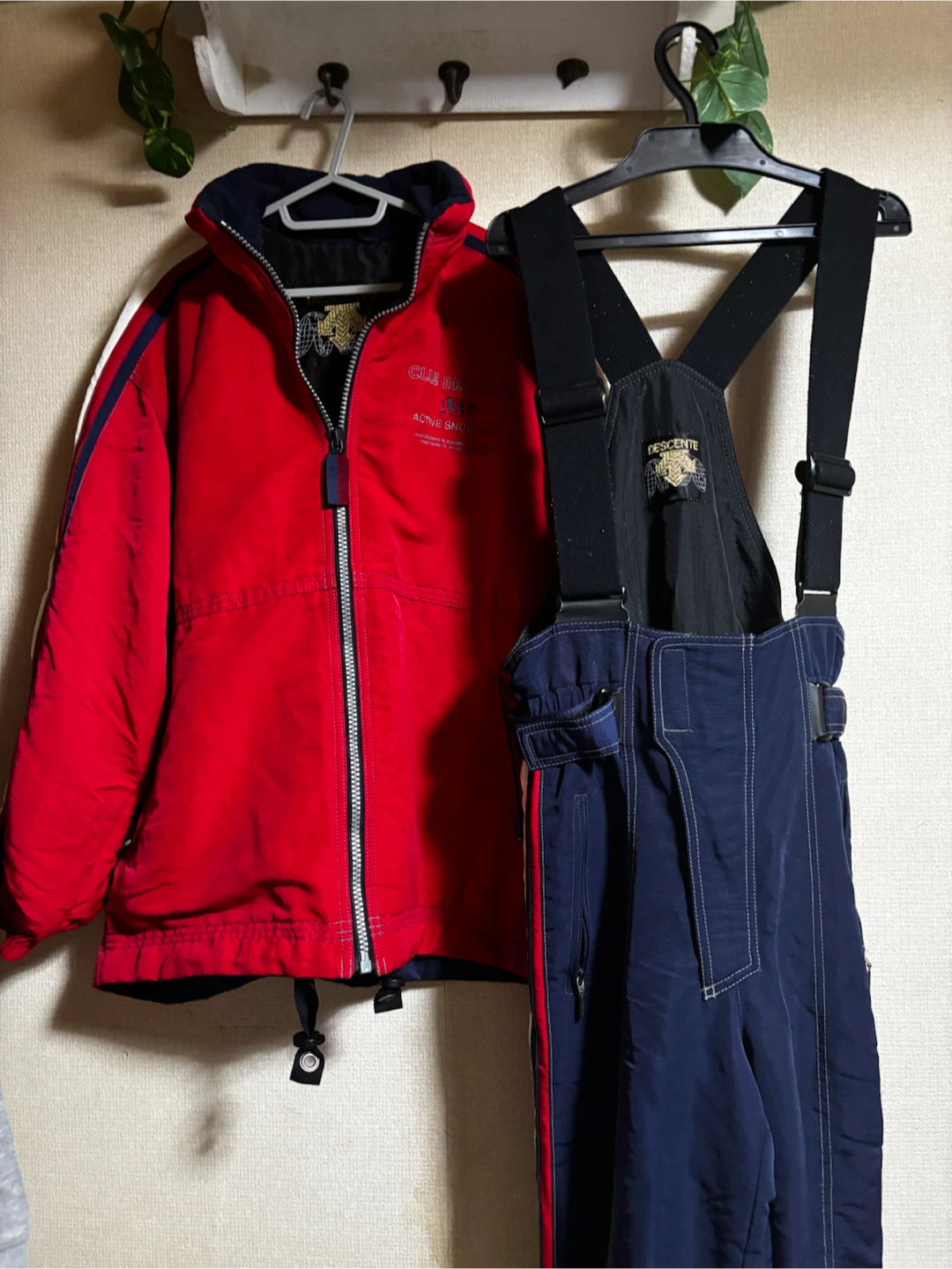 DESCENTE スキーウェア 上下セット 160サイズ位の写真10枚目