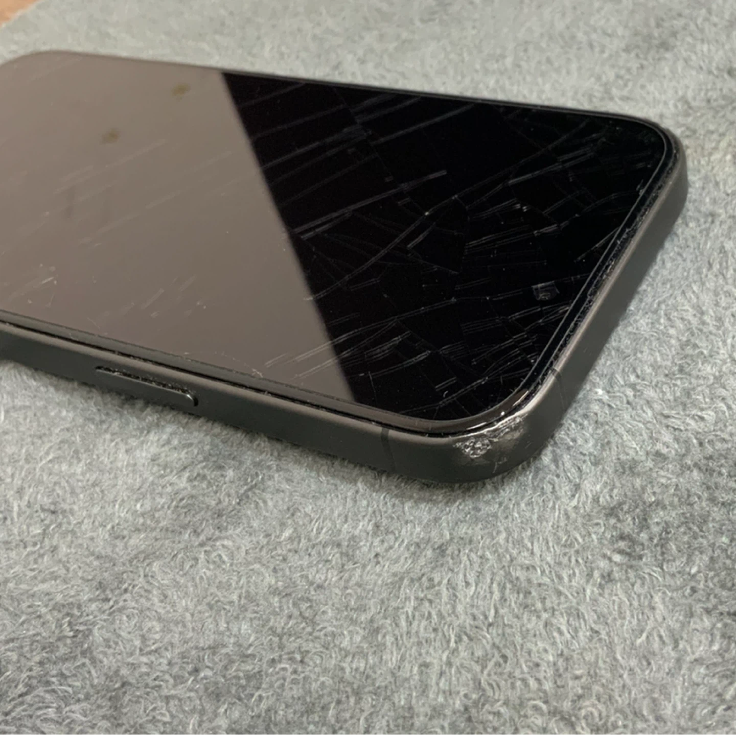 アップル iPhone 17 ブラック 256GB 本体＋ケースの写真8枚目