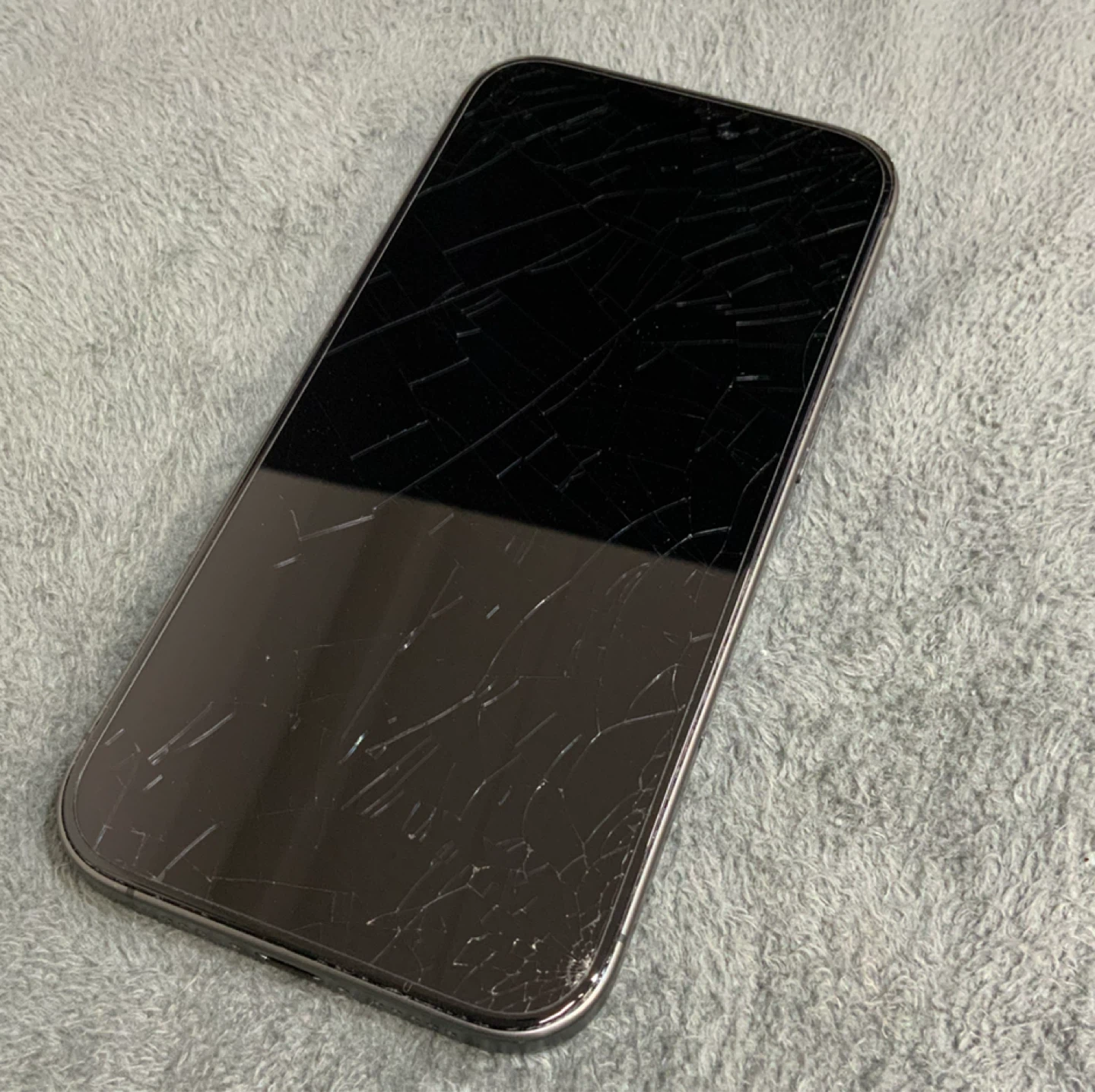 アップル iPhone 17 ブラック 256GB 本体＋ケースの写真10枚目