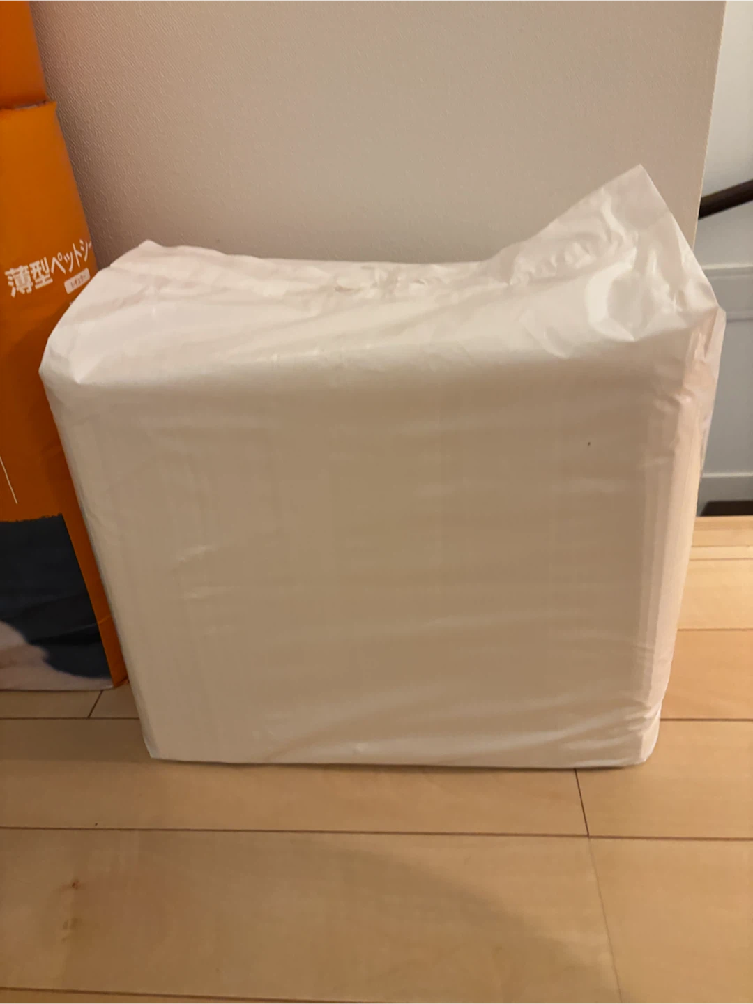 アマゾンベーシック 薄型ペットシート レギュラー 300枚　2個　&特大ペットシート一袋の写真2枚目