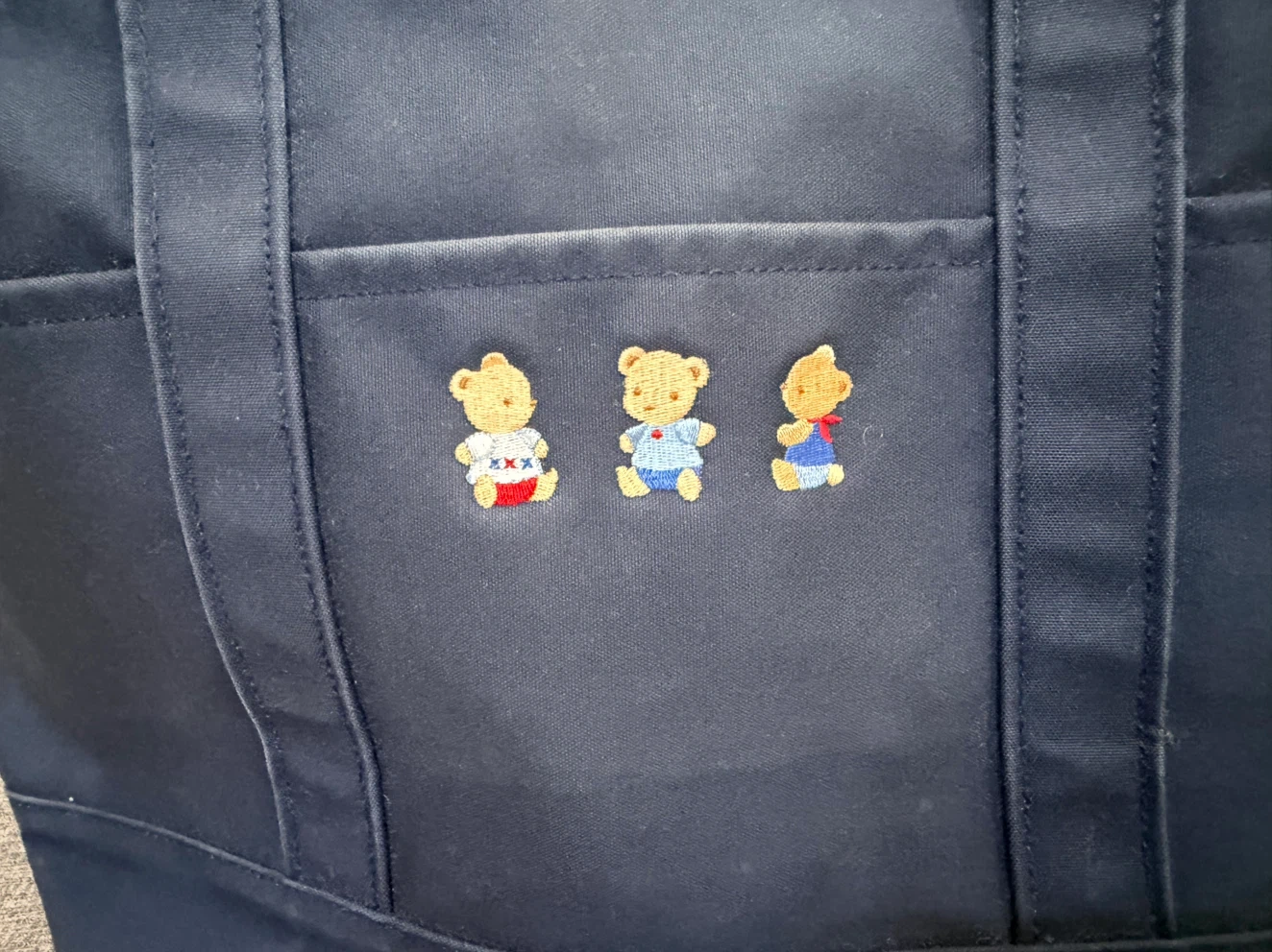 ファミリア トートバッグ ネイビー クマ刺繍の写真2枚目