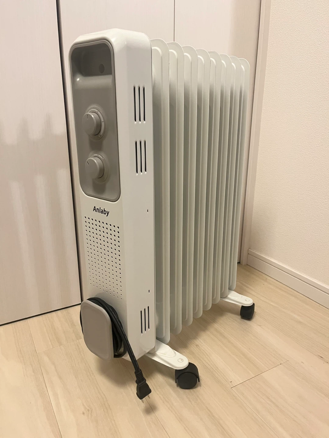 オイルヒーター 暖房 1200w ３段階の写真2枚目