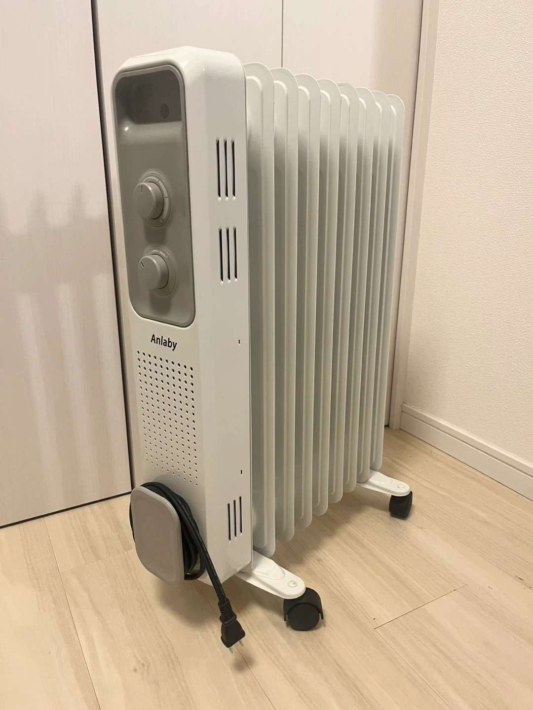 オイルヒーター 暖房 1200w 3段階の写真2枚目