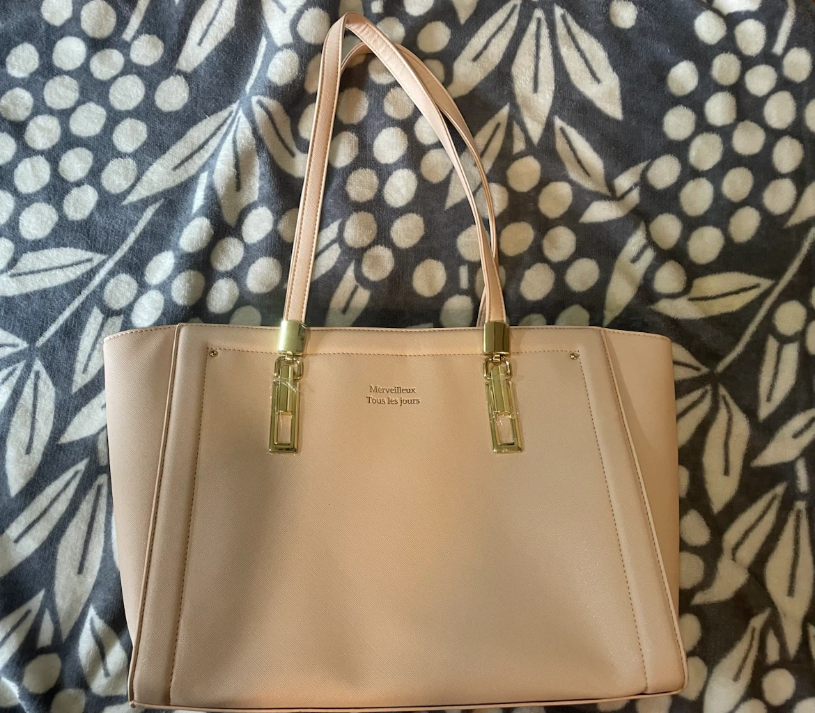 新品　ベージュ　お仕事など用バッグ