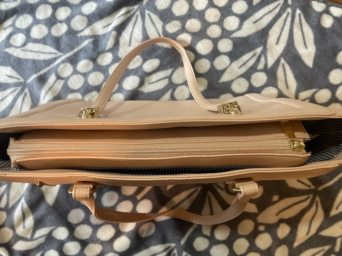 新品 ベージュ お仕事など用バッグの写真4枚目