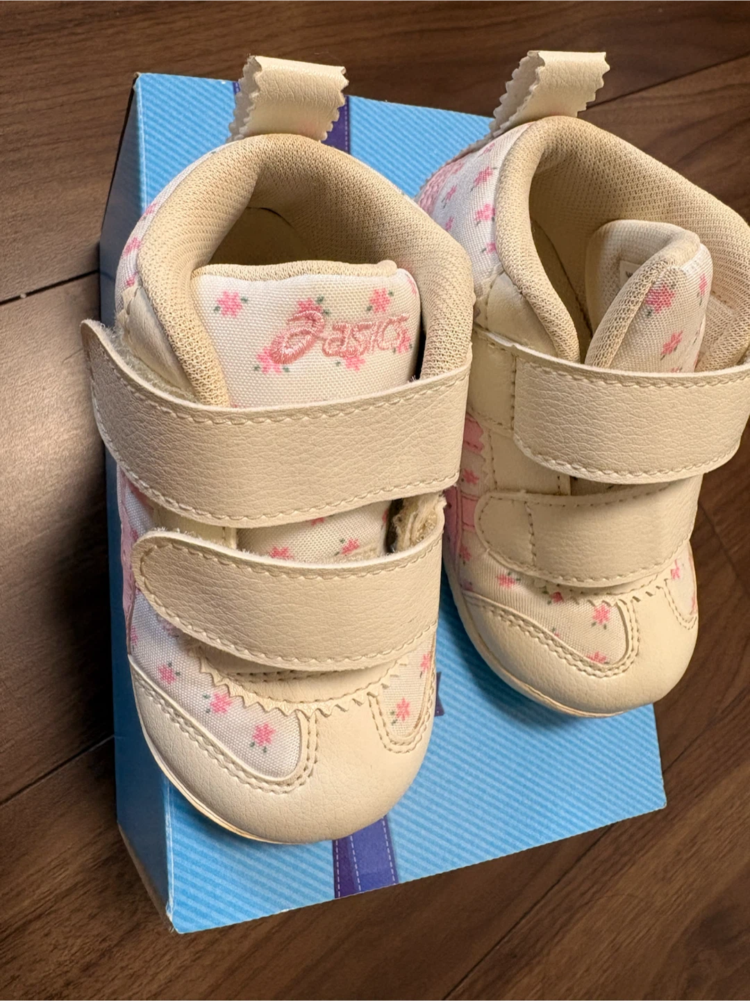 アシックス キッズ スニーカー 花柄　13.0 ASICS KIDS SUKU2 アシックス スクスク