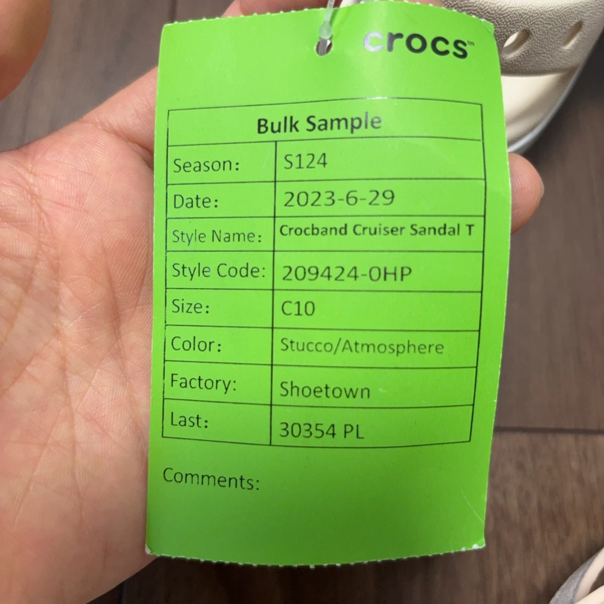 【新品】クロックス サンダル C10 ベージュの写真3枚目