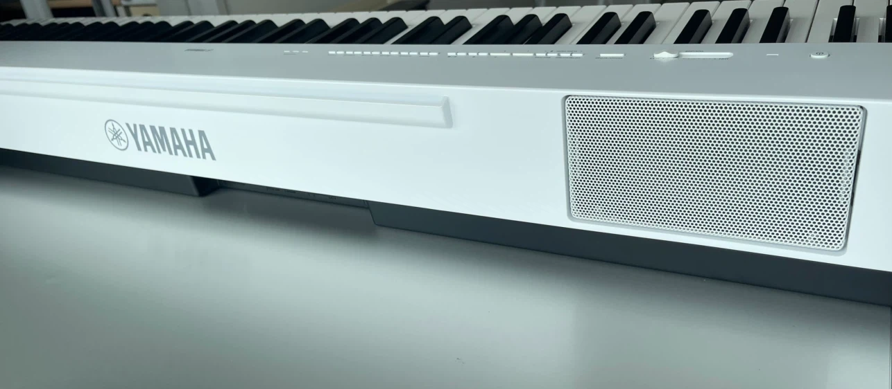 YAMAHA 電子ピアノ P-225 2023年製の写真4枚目