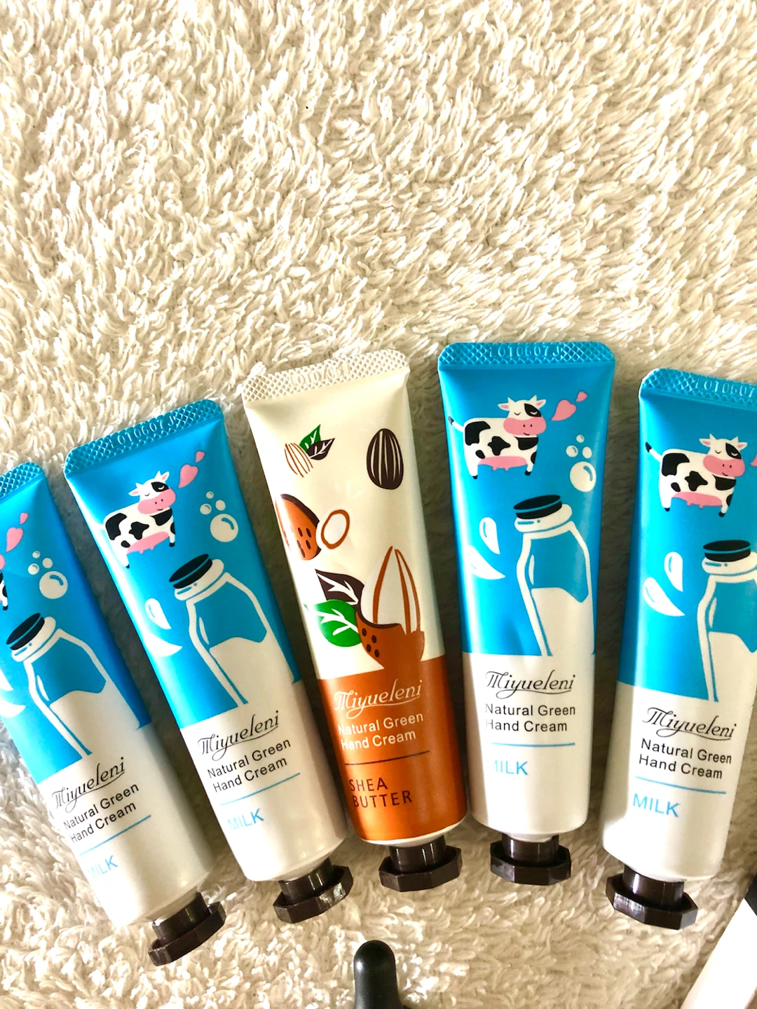 💄✨【未使用品】ハンドクリーム、口紅、美白クリームを含む8点の美容製品セット✨の写真2枚目