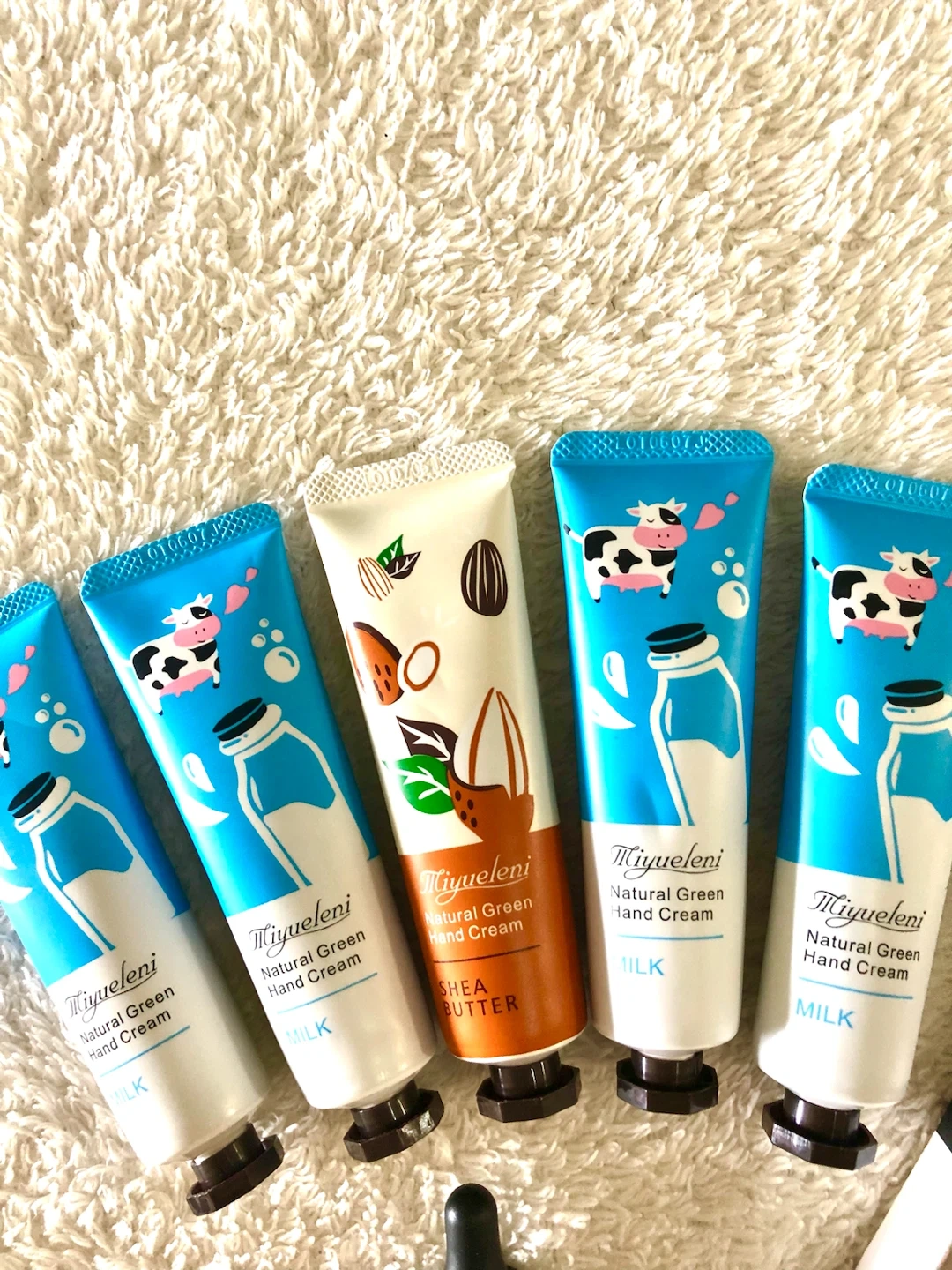 💄✨【未使用品】ハンドクリーム、口紅、美白クリームを含む8点の美容製品セット✨の写真2枚目