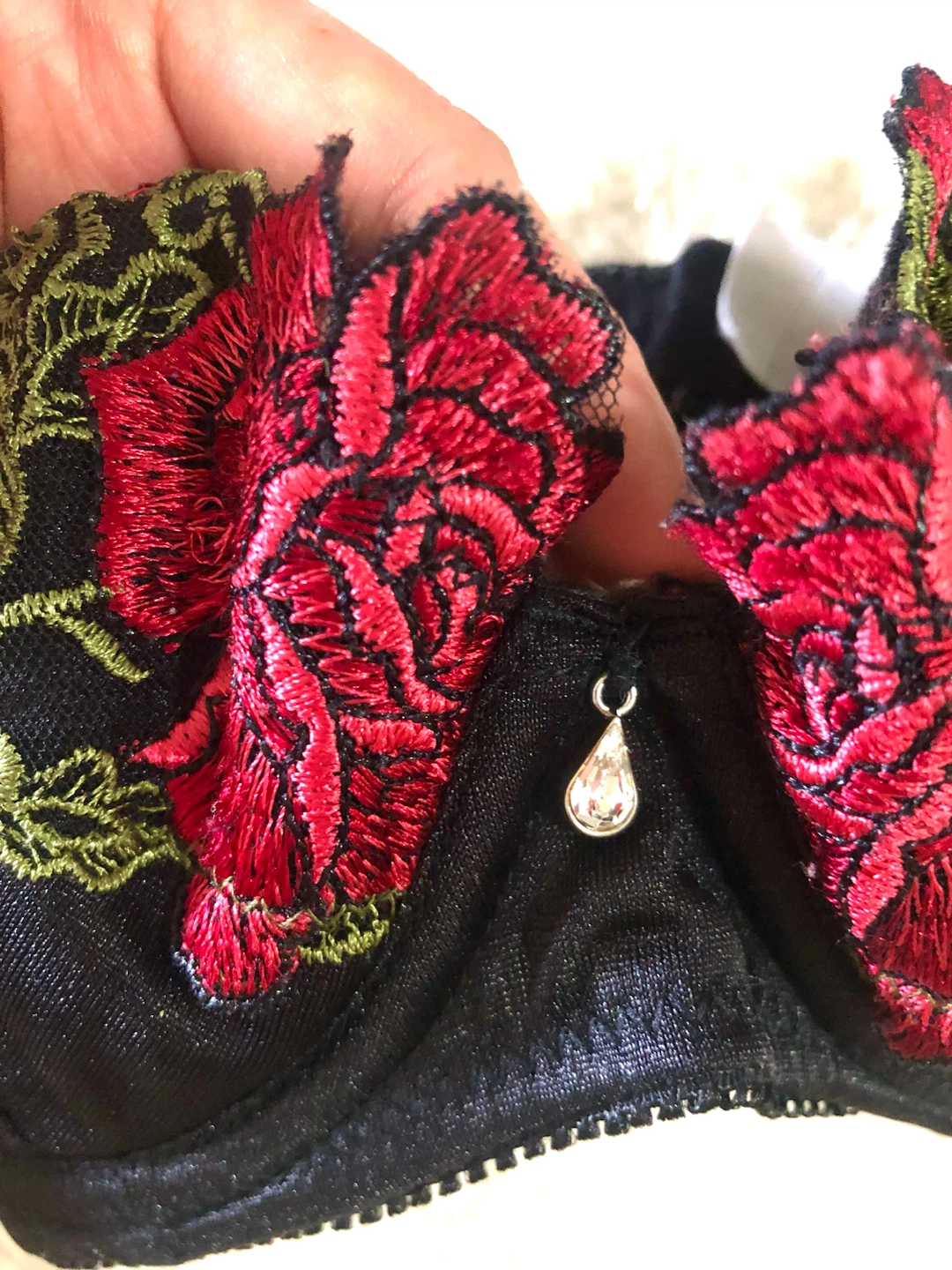 ✨🌟刺繍ブラジャー C70 黒 レッド🌟✨の写真3枚目