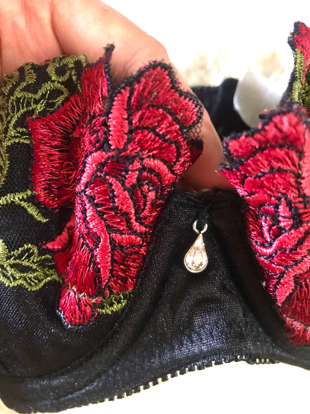 ✨🌟刺繍ブラジャー C70 黒 レッド🌟✨の写真3枚目