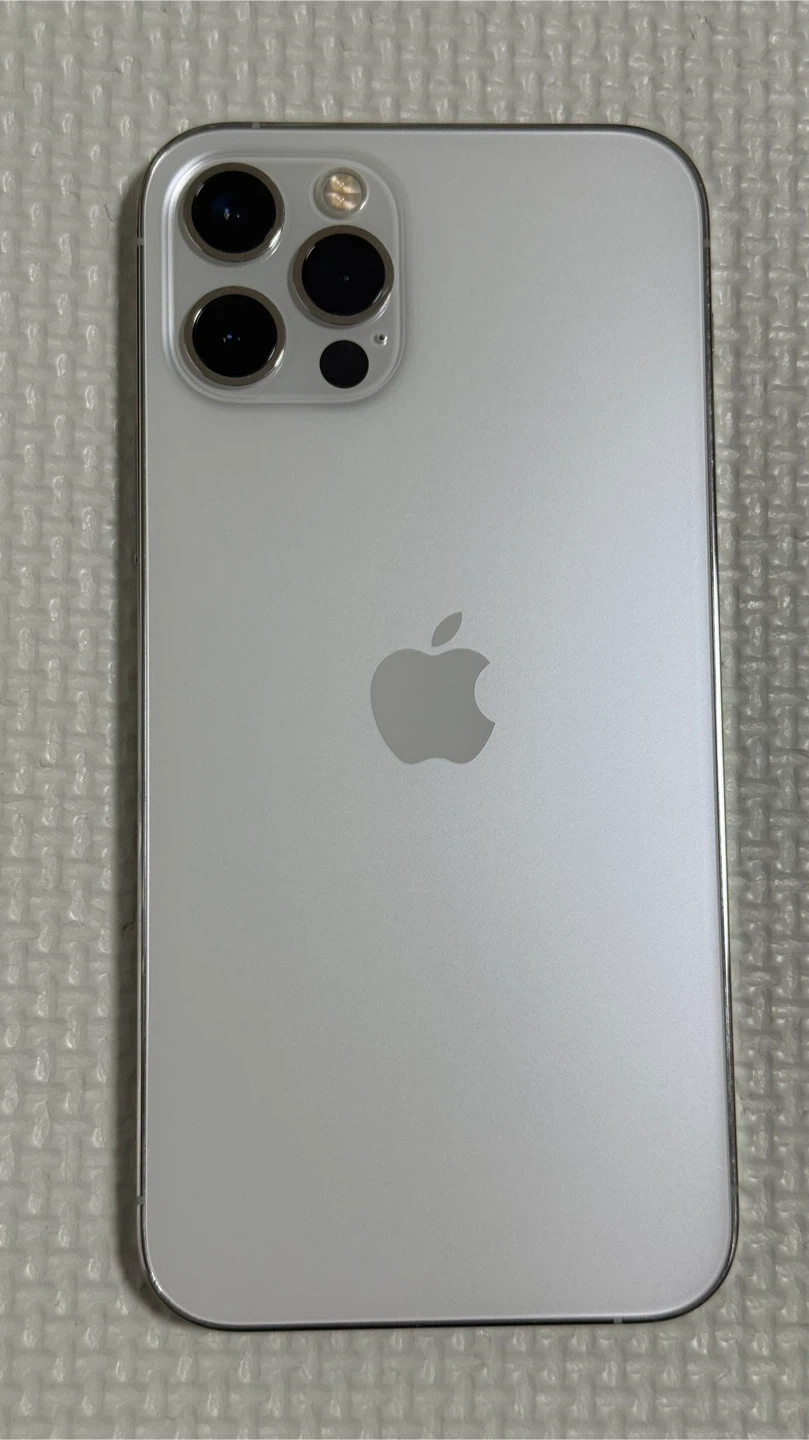 iPhone 12 Pro 256GB シルバー SIMフリーの写真2枚目