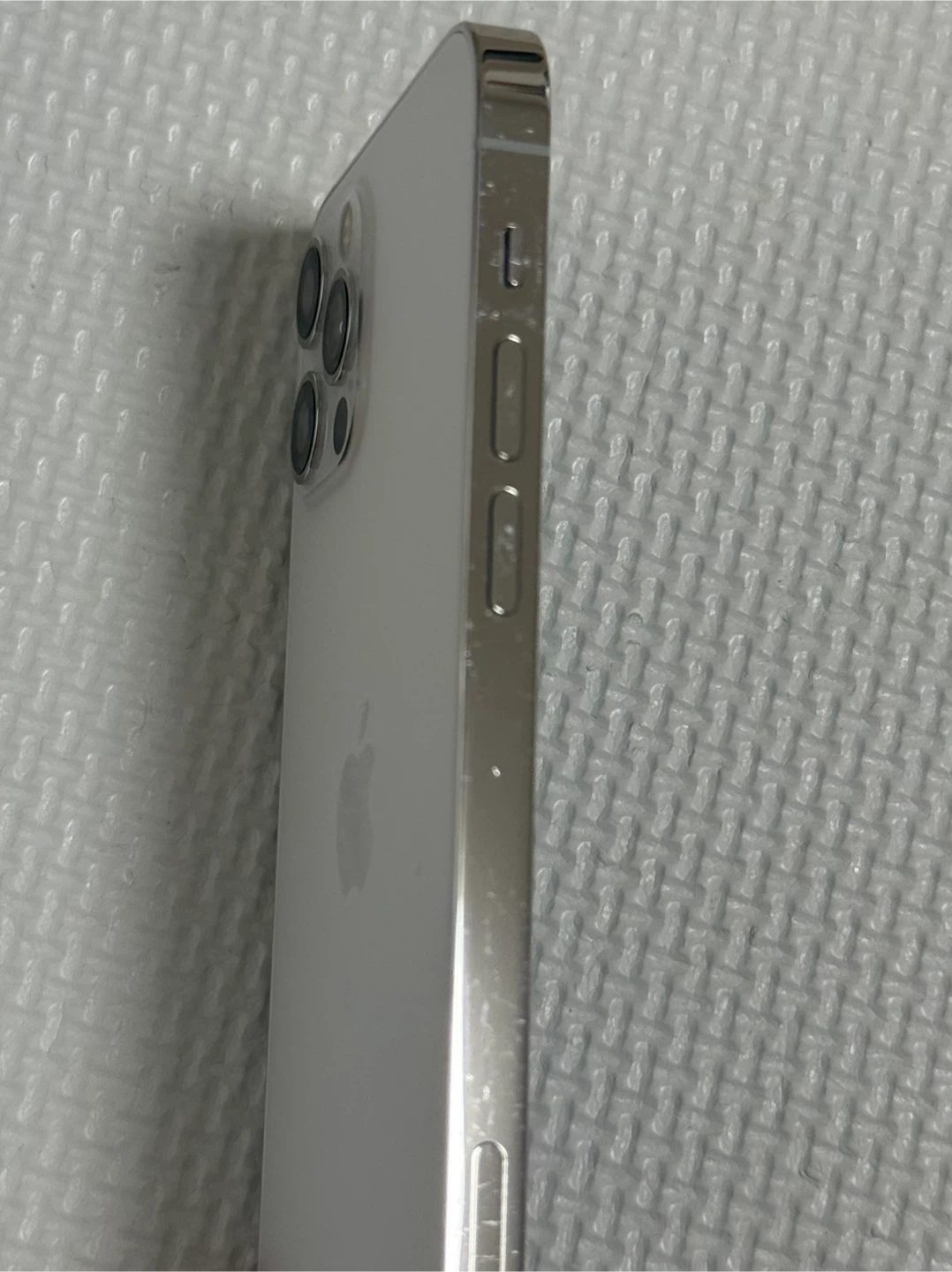 iPhone 12 Pro 256GB シルバー SIMフリーの写真4枚目